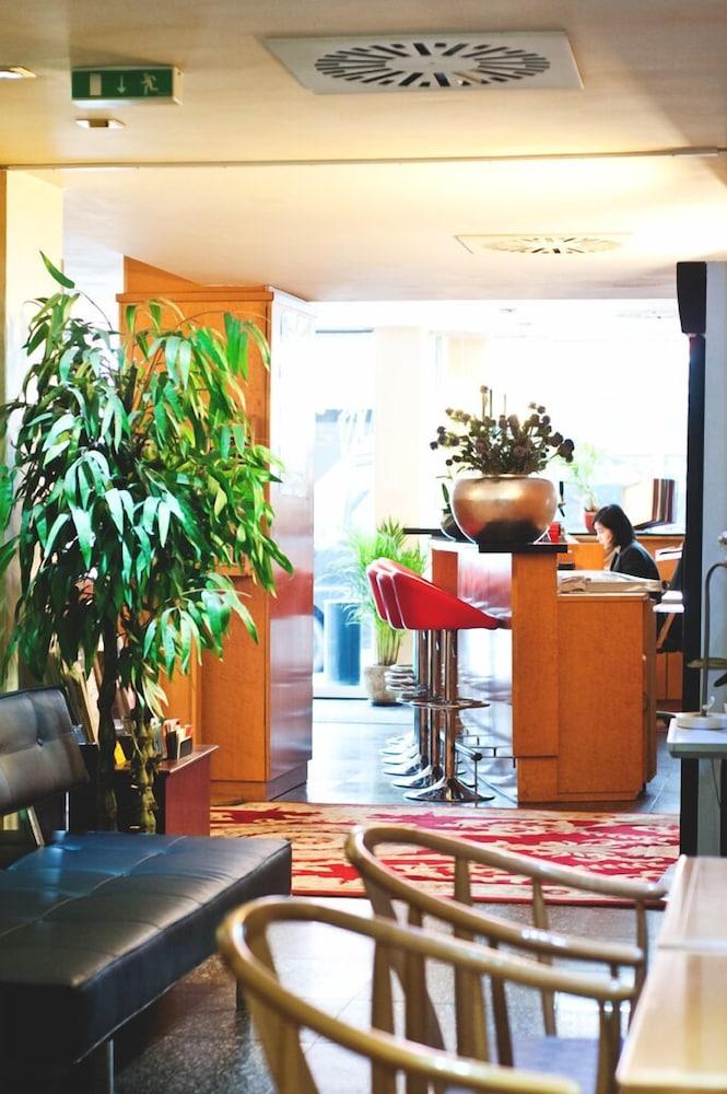 Rugs Hotel Duesseldorf Exteriör bild