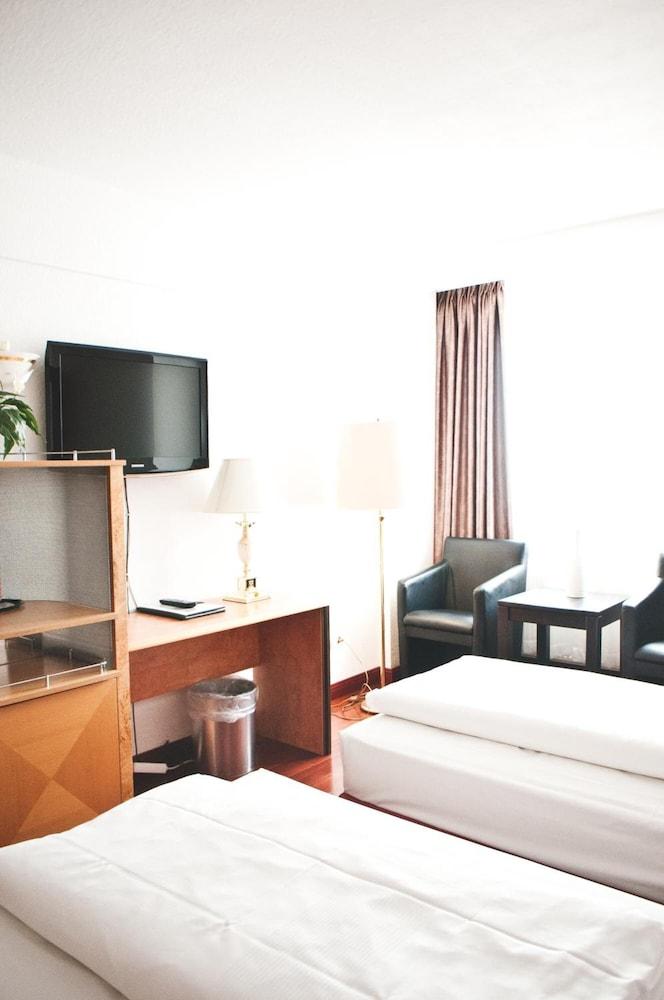 Rugs Hotel Duesseldorf Exteriör bild