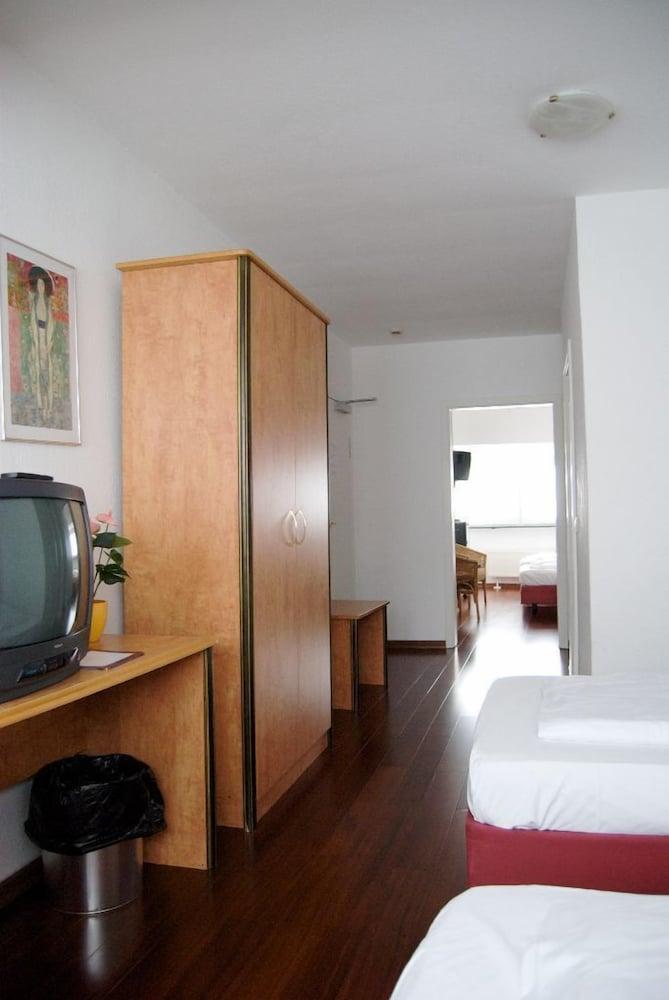 Rugs Hotel Duesseldorf Exteriör bild