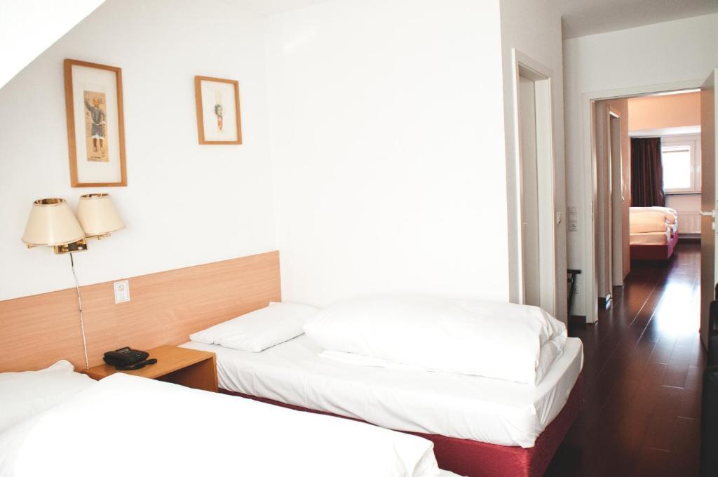 Rugs Hotel Duesseldorf Rum bild
