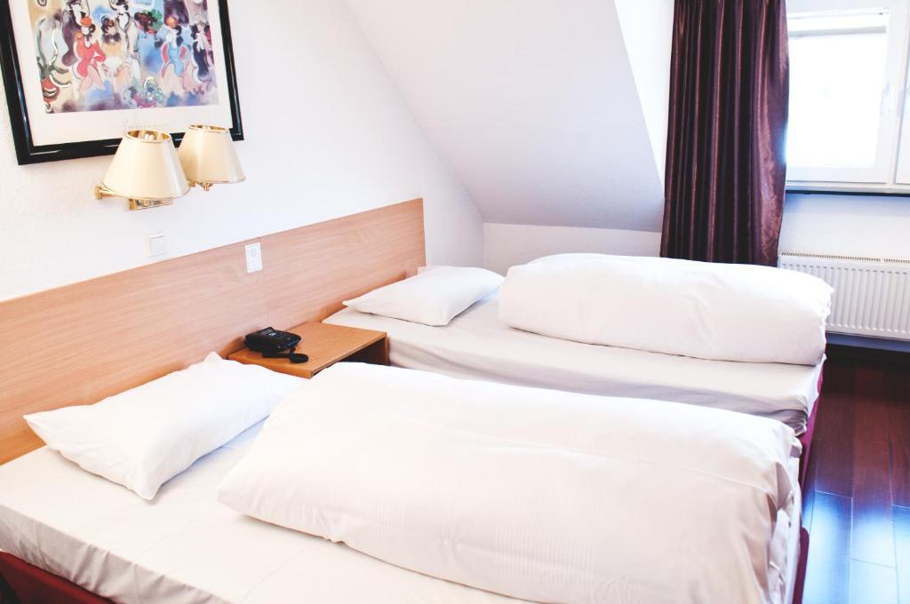 Rugs Hotel Duesseldorf Rum bild