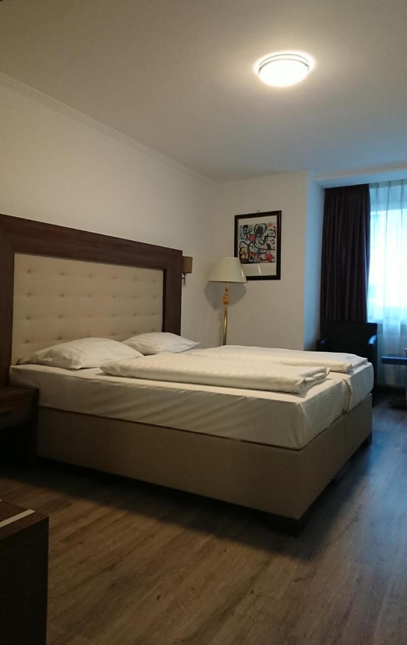 Rugs Hotel Duesseldorf Exteriör bild